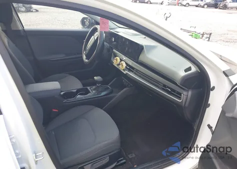 2025 Kia K4 Lxs z USA, uszkodzony, nr VIN 3KPFT4DE0SE047909